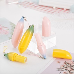 Cartone animato carino tubo di rossetto giallo rosa a forma di Banana 12.1mm bella scatola di <span class=keywords><strong>balsamo</strong></span> per le <span class=keywords><strong>labbra</strong></span> ABS 3.5g imballaggio cosmetico vuoto - Product Image 1