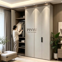 Armoire intégrée murale en bois composite couleur crème avec coiffeuse intégrée et éclairage LED pour chambre à coucher