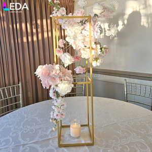 Centros de mesa decorativos para bodas y eventos al por mayor LEDA, soporte de flores de metal dorado para decoración de bodas - Product Image 3