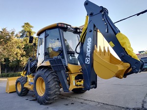 מחפרון XCM-g XC870K בעל כושר הרמה של 7 טון |   מנוע/מנוע/גיר בעל ביצועים גבוהים עם הנעה 4x4 כלול |   מצב מצוין במחיר נוח - Product Image 3