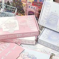 Boîte d'expédition Shaher de luxe personnalisée en carton ondulé rose et bleu en forme d'avion, motif élégant avec nœud en dentelle, cadeau style Instagram