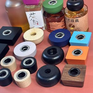 28 Botellas de aromaterapia de madera de fresno blanco con tapa de madera, botella de perfume de aromaterapia sin llama para coche con tapa de madera, botella de vidrio - Product Image 1