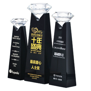 Großhandel Hochwertiger Diamant-Trophäen K9 Kristall Graviertes Kreuz-Thema Pokal Ermutigungs-Souvenir - Product Image 2