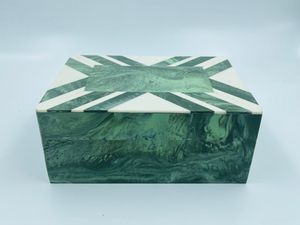 Boîte de rangement de bijoux en bois personnalisable avec compartiment pour cosmétiques et colliers Boîte à bijoux durable faite à la main artisanale - Product Image 3