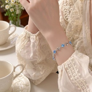 Bracelet en argent sterling S925 avec zircon bleu en forme de cœur, bijou de main raffiné et unique pour femme, idéal pour le quotidien, les rendez-vous et les cadeaux de fêtes - Product Image 2