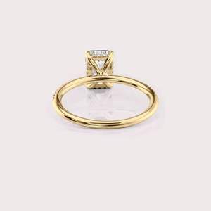 Bague pavée en diamant de laboratoire taille radiant en or jaune 18 carats |   Bague de fiançailles personnalisée - Product Image 4