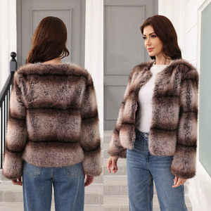 2025 européen américain femmes nouveau manteau de fourrure automne hiver Collection large rayure verticale col court Imitation Faux renard teint - Product Image 6