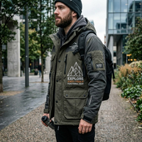 Herren Olivgrauer Outdoor-Parka Jacke mit Stehkragen Vorderlogo Atmungsaktiv Winddicht mit Kapuze Maßgefertigt OEM Hochwertig