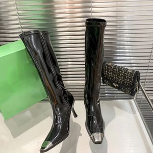 Vente populaire d'hiver Bottes longues en cuir véritable à talon moyen et à bout pointu et talon aiguille - Product Image 3