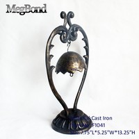 Cloche de table en fonte traditionnelle faite à la main Figurine Bronze fini avec un bon son pour la décoration de table Produit d'artisanat en métal