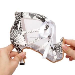 LUOQIAO Femmes Blanc Tulle Ballroom/Latin <span class=keywords><strong>Jazz</strong></span> <span class=keywords><strong>Bottines</strong></span> à Talon Haut Respirant Sexy Ruban Attaché Performance Chaussures de <span class=keywords><strong>Danse</strong></span> - Product Image 3