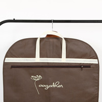 Housse de vêtement écologique en non-tissé brun avec fermeture éclair, impression personnalisée du logo, sacs pour costumes pour un rangement anti-poussière