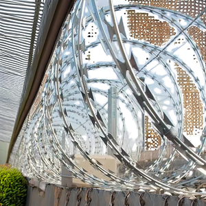 Rongbang High Quality Galvanized Iron <b>Wire</b> Barbed <b>Wire</b> <b>Mesh</b> Fence Roll /500m - Product Image 2