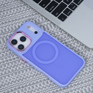 Étui de protection magnétique fin, antichoc et étanche en TPU+PC avec finition mate givrée pour la série 17, compatible avec la recharge sans fil - Product Image 5