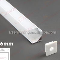 Bande lumineuse à profilé d'aluminium extrudé à LED 16x16mm en forme de V en forme de V Bande lumineuse personnalisée OEM Poinçonnage