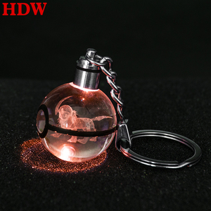 Chất lượng cao HDW nhà máy <span class=keywords><strong>LED</strong></span> ánh sáng 3D biểu tượng tùy chỉnh Laser khắc logo Pokeball pha lê <span class=keywords><strong>Keychain</strong></span> cho trẻ em Quà tặng - Product Image 4