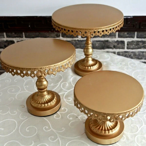 Ensemble de supports à gâteaux en fer anodisé doré, plateau de présentation de desserts à bordure couronnée, socle de service rond pour pâtisseries, plateau pour événements et célébrations - Product Image 1
