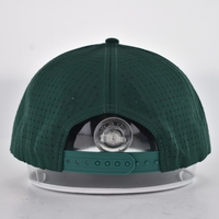 Casquette de baseball structurée à 6 panneaux, séchage rapide, 100 % polyester, avec logo brodé, calotte haute, perforations laser, style golf et cordelette