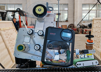 Machine d'étiquetage automatique en ligne certifiée CE par un fabricant avec 23 ans d'expérience pour les surfaces des boîtes en carton |   Haute vitesse