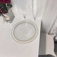 Assiettes de présentation en plastique perlé doré de 13 pouces Vaisselle Assiettes à dîner Décoration de mariage Assiette de présentation en plastique transparent pour fête