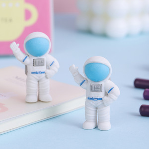 Goma de Borrar Creativa con Forma de Astronauta Espacial 3D, Material Escolar para Niños, Yichen 4.5x2.8x2cm - Product Image 3