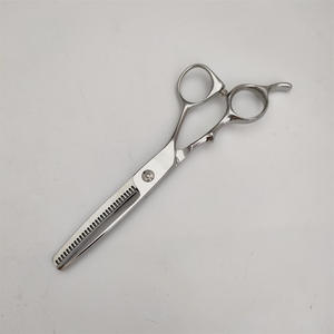 กรรไกรตัดผมซูโจว 9Cr สแตนเลสสตีล 62 มม. สำหรับคนถนัดขวา กรรไกรตัดผมมืออาชีพสำหรับช่างทำผม - Product Image 1