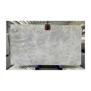 用于厨房台面的冰山石英岩，用于墙壁和地板覆盖物的白色石材