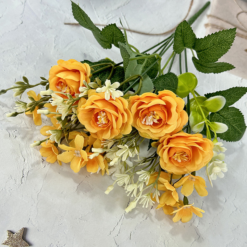 สีส้มอ่อน