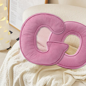 Coussins décoratifs en peluche en forme de lettre rose C017, en <span class=keywords><strong>velours</strong></span> côtelé, alphabet anglais initial, canapé, chambre à coucher, coussin en peluche en forme de lettre - Product Image 3