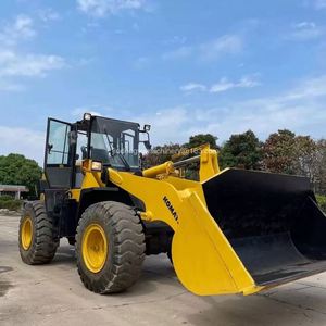 Chargeuse sur pneus Komatsu WA320 d'occasion d'origine du Japon, machine de terrassement, chargeuse lourde Komatsu WA320 en vente - Product Image 6