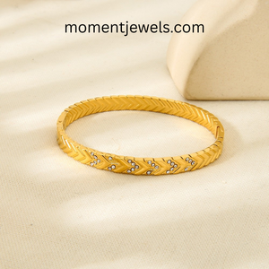 Brazalete Chapado en Oro de 18K, Resistente al Agua, Acero Inoxidable que No se Deslustra, con Incrustaciones de Diamantes, Regalo para Mujer - Product Image 2