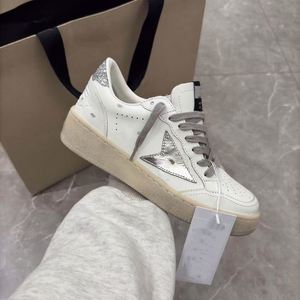 Chaussures Rétro Effet Vieilli pour Femme, Chaussures de Sport Plates en Cuir Effet Vieilli avec Étoiles pour Homme, Semelle Intérieure Rehaussante à Cinq Branches en Forme d'Étoile - Product Image 1