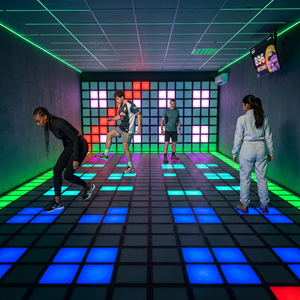 Jeu de sol interactif LED « Le sol est du lave », jeu de grille interactive au sol pour adolescents - Product Image 1