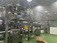 Automatische Verticale Verpakking Productielijn & Vulling Afdichting Afdichting Etikettering Codering Machine Voor Voedsel Droog Fruit Snack Fabriek