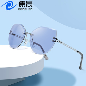 Lunettes de soleil unisexes à monture métallique, verres PC UV400, monture noire, style mode, protection solaire, pour voyage et conduite - Product Image 3