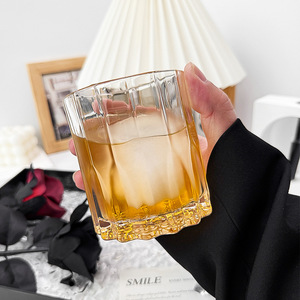 <span class=keywords><strong>Lot</strong></span> en gros <span class=keywords><strong>de</strong></span> verres à <span class=keywords><strong>whisky</strong></span> <span class=keywords><strong>de</strong></span> luxe léger, ensemble créatif <span class=keywords><strong>de</strong></span> verres à brandy en cristal épaissi sans pied 300ml - Product Image 4