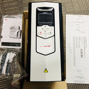 Variateurs de fréquence neufs et originaux, série ACS880, ACS880-01-027A-5, contrôleur programmable PLC, automatisation industrielle AC, en aluminium, en stock - Product Image 3