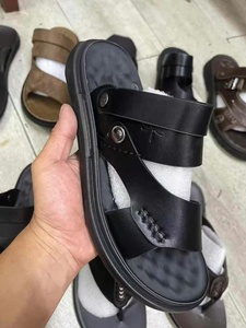 <span class=keywords><strong>Sandali</strong></span> da <span class=keywords><strong>uomo</strong></span> nuove pantofole da spiaggia da <span class=keywords><strong>uomo</strong></span> Casual personalità tendenza <span class=keywords><strong>moda</strong></span> scarpe antiscivolo all'ingrosso - Product Image 2