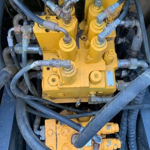 Excavadora de Ruedas Hyundai 150W-7 con Cucharón de Excavación y Componente Central del Motor - Product Image 6