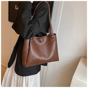 Sacs en cuir PU souple de couleur unie rétro pour <span class=keywords><strong>Com</strong></span> Ting, grande capacité, sacs à main tendance pour femmes, sacs fourre-tout, sacs pour femmes, sac à main - Product Image 6