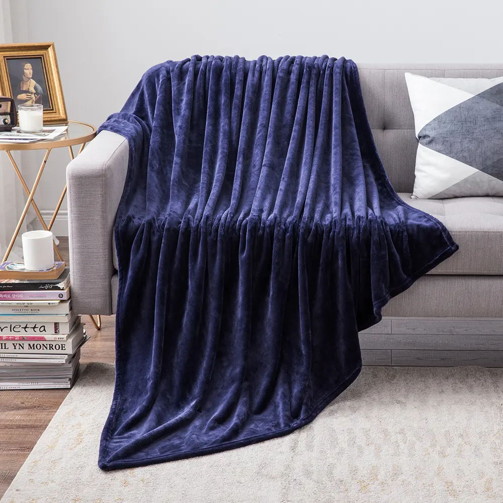 Wholesale Ultra-Plush Fleece Blanket Super Soft Solid Color Polyester Flannel Blanket for Winter Throw Blanket