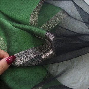 Bestella verano moda mujer gran tamaño sólido gasa bufanda fina suave Pashmina chal envolturas <span class=keywords><strong>playa</strong></span> estolas <span class=keywords><strong>Foulard</strong></span> geométrico - Product Image 4