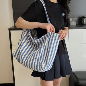 Borsa Tote in Tela di Cotone Oversize <span class=keywords><strong>a</strong></span> Righe Rosse e Bianche, Ecologica, da Donna, con Logo Personalizzato, per Spiaggia e Spesa, con Scomparti e Tasca - Product Image 3