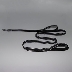 Correa reflectante para perros Cuerda para caminar nocturna con mango doble con almohadilla <span class=keywords><strong>de</strong></span> neopreno Agarre cómodo para perros grandes y fuertes - Product Image 5