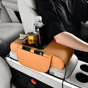 NUOVO Cuscino <span class=keywords><strong>Bracciolo</strong></span> <span class=keywords><strong>Auto</strong></span> Multifunzionale in Pelle con Ricarica USB-C, Nero, Scatola Portaoggetti <span class=keywords><strong>Universale</strong></span> per Console <span class=keywords><strong>Auto</strong></span> - Product Image 1
