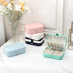 Bán buôn biểu tượng tùy chỉnh Đính Bông tai tai Stud hộp đồ trang sức du lịch nhỏ PU da đồ trang sức vòng cổ Organizer Vòng Quà Tặng trường hợp - Product Image 6