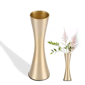 Vase à fleurs en aluminium moderne fait à la main de haute qualité finition brillante écologique pour une utilisation intérieure et extérieure affichage de l'espace décoratif - Product Image 4