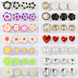 8 pièces/paquet séparateur d'orteils mignon en silicone souple outils <span class=keywords><strong>de</strong></span> verrouillage des orteils marguerite en forme <span class=keywords><strong>de</strong></span> coeur strass Style <span class=keywords><strong>japonais</strong></span> séparateur d'orteils à ongles - Product Image 5