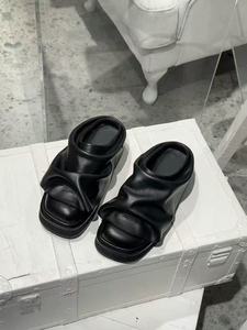 Nouveautés, mode unisexe, semelle épaisse, pantoufles décontractées en <span class=keywords><strong>cuir</strong></span> véritable <span class=keywords><strong>noir</strong></span>, mules, sabots pour femmes et hommes - Product Image 6