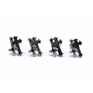 Boucles d'oreilles en acier titane avec design croisé et incrustation de pierres rouges pour la mode punk - Product Image 1
